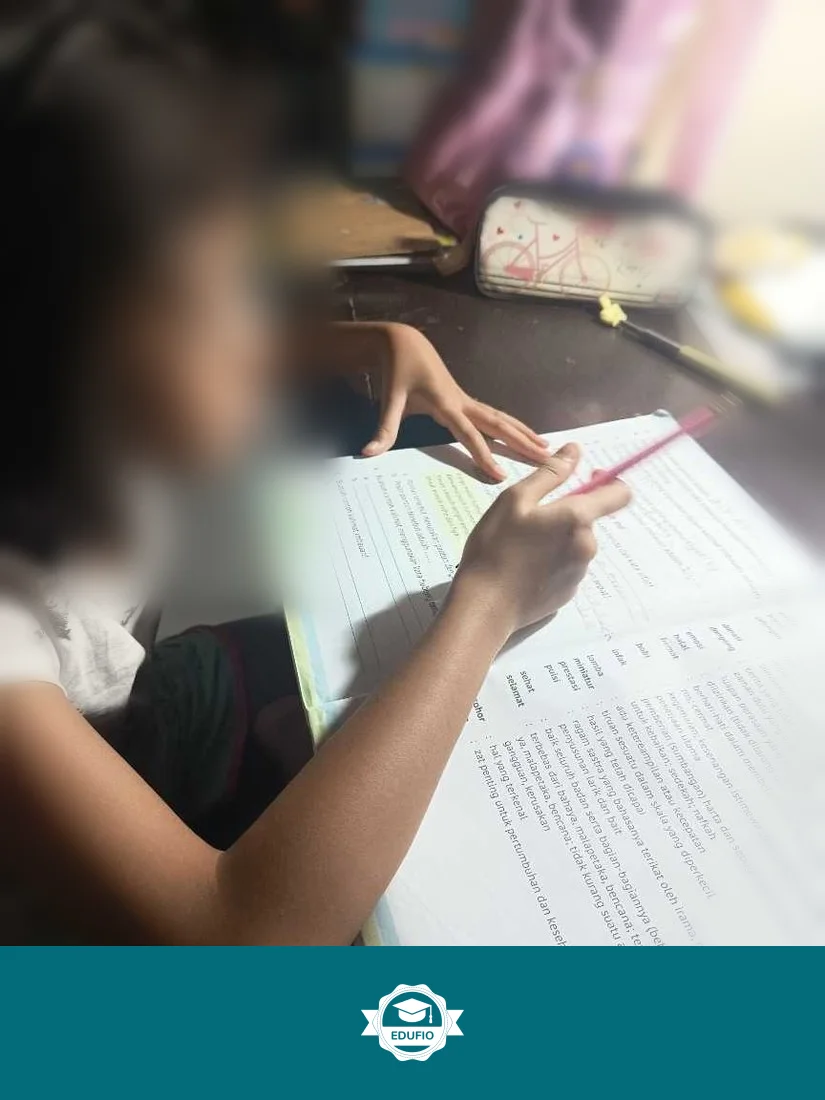 Momen sesi les bahasa jawa Jogja sedang berlangsung