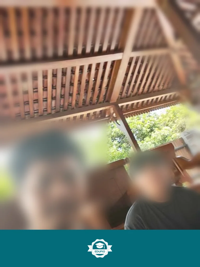 Siswa mengikuti les fisika Jogja bersama tutor Edufio