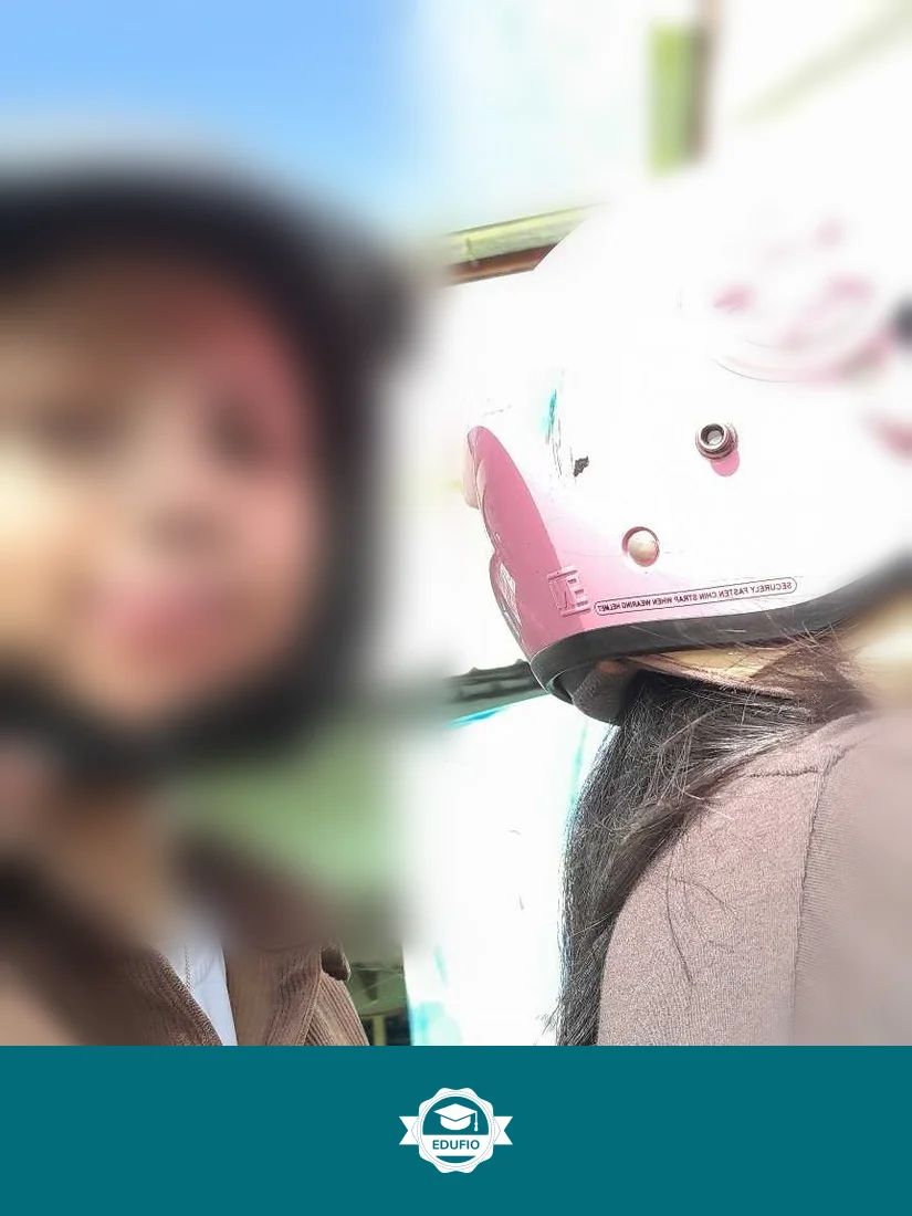 Siswa mengikuti kursus mengendarai motor Jogja bersama instruktur Edufio