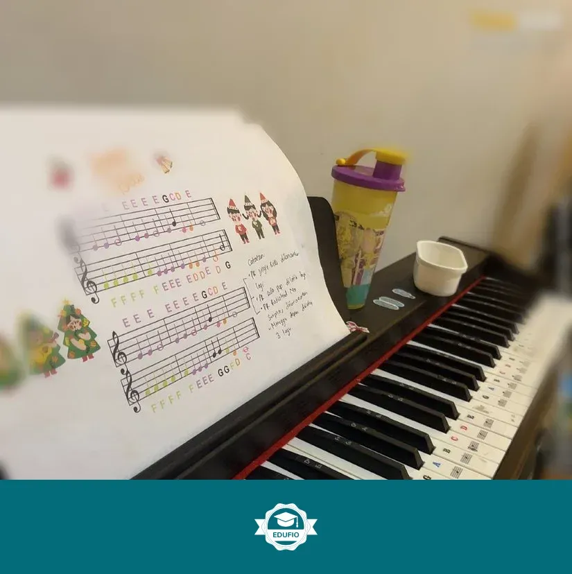Galeri kelas les musik Bantul: siswa bersama tutor Edufio
