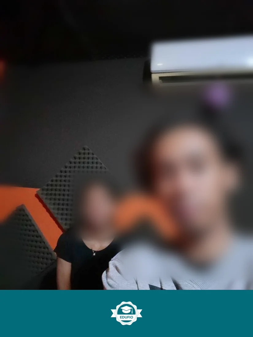 Tutor Edufio mendampingi siswa di kelas les piano Jogja