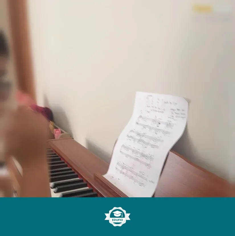Galeri kelas les piano Jogja: siswa bersama tutor Edufio