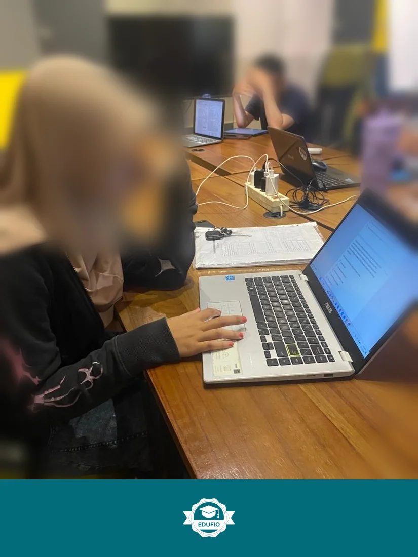 Siswa mengikuti bimbel masuk PTN Jogja bersama tutor Edufio