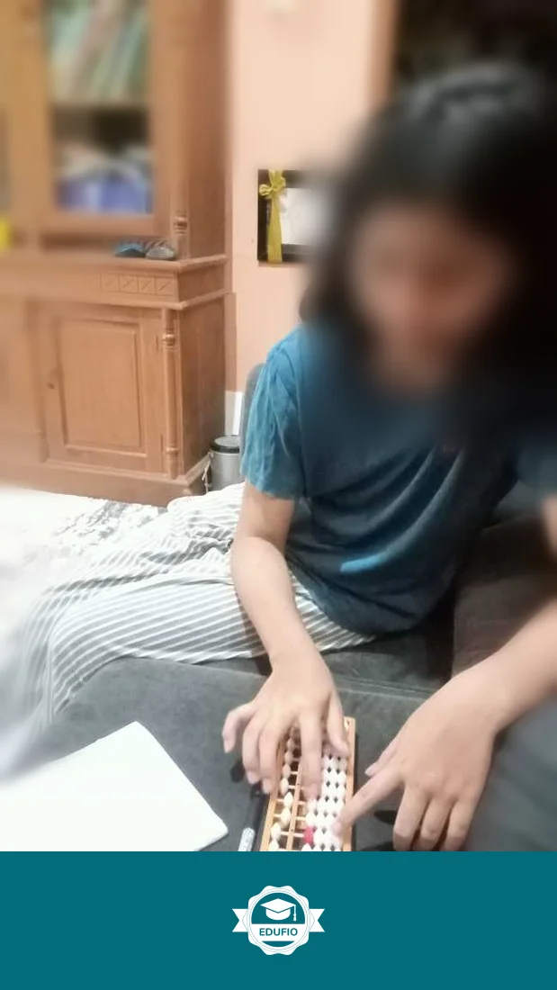 Momen sesi les sempoa Jogja sedang berlangsung