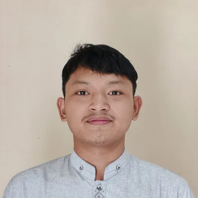 Tutor Edufio Ahmad A., Bahasa dan Sastra Arab UIN Sunan Kalijaga, mengajar di Pakualaman